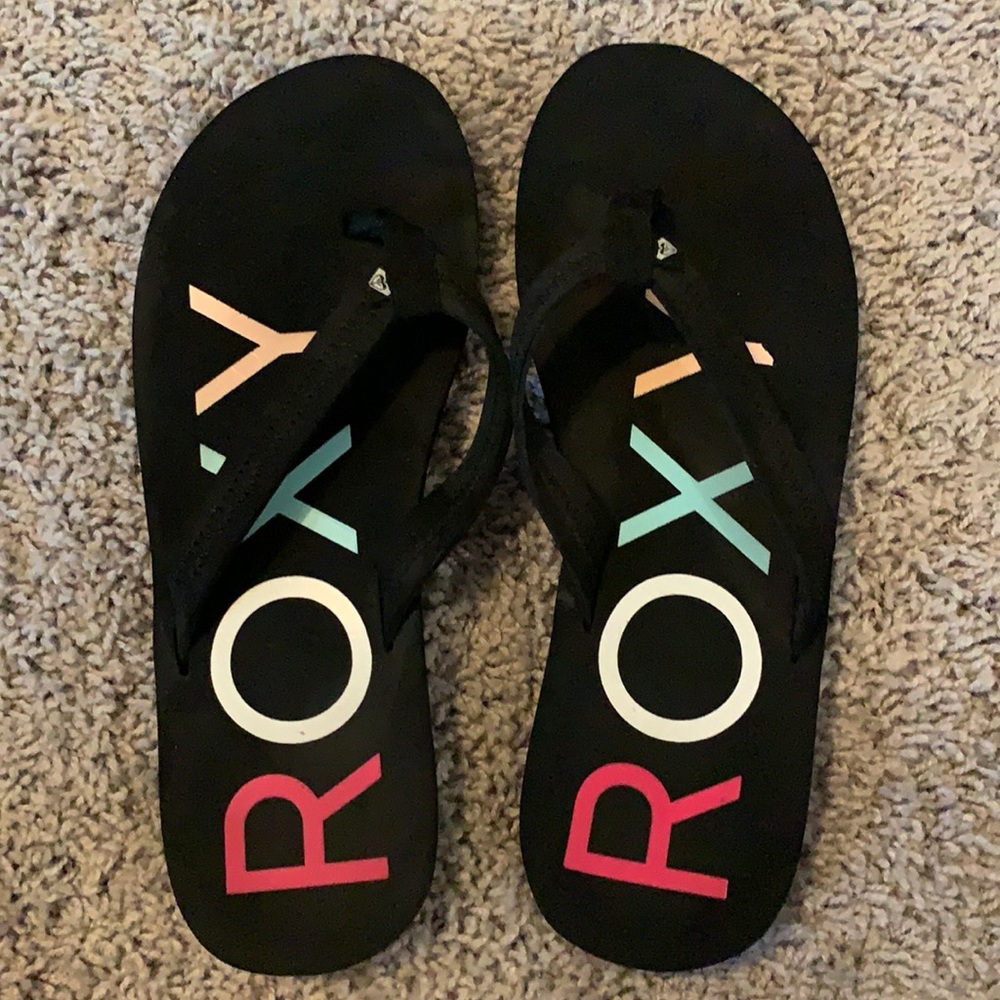 Roxy flip flops- worn like two times!